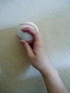 野田 浩司のフォークボールの握り方3