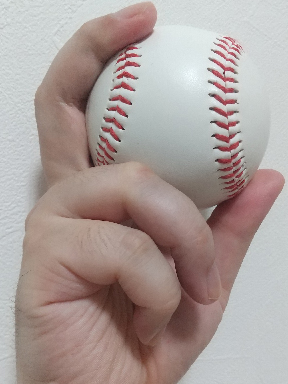 左面から見たカットボールの握り方